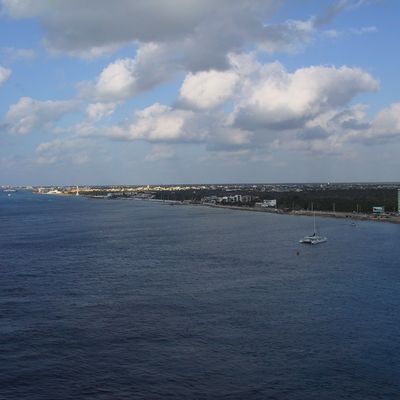 In port -- Pictures of the coast — 056