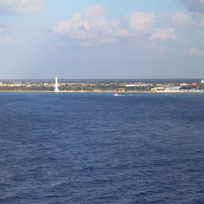 In port -- Pictures of the coast — 063